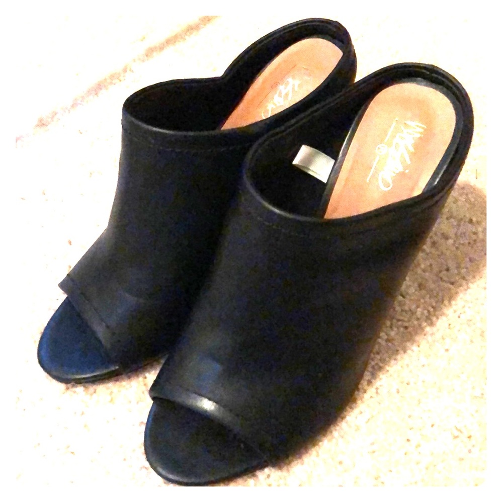 Mossimo peep toe heels